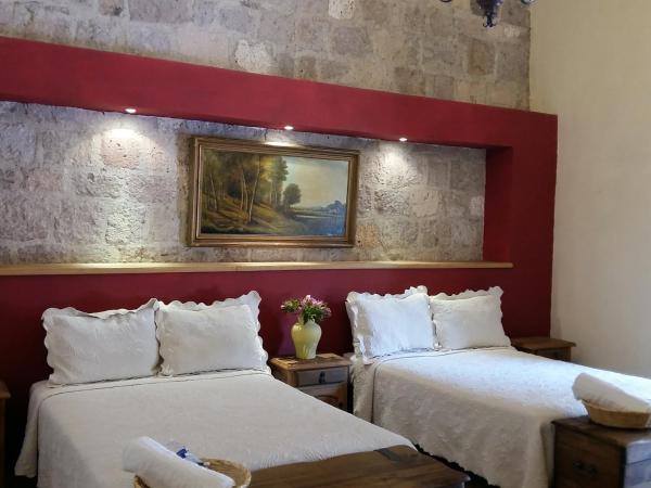 Casa Limonchelo Hotel B&B : photo 8 de la chambre chambre quadruple avec salle de bains privative