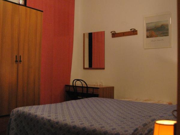 Hotel Major : photo 8 de la chambre chambre double standard avec salle de bains commune