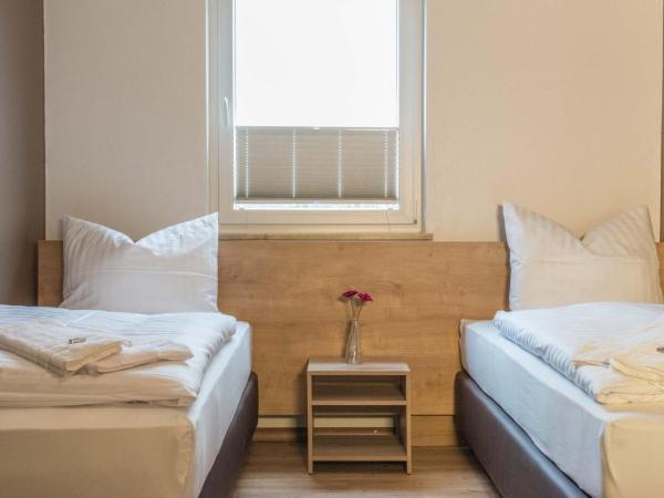 My Hostel : photo 4 de la chambre chambre double - salle de bains/toilettes communes