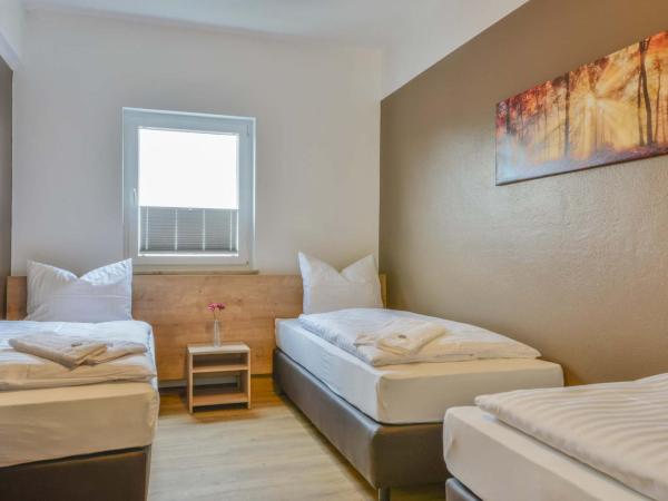 My Hostel : photo 3 de la chambre chambre triple - salle de bains/toilettes communes