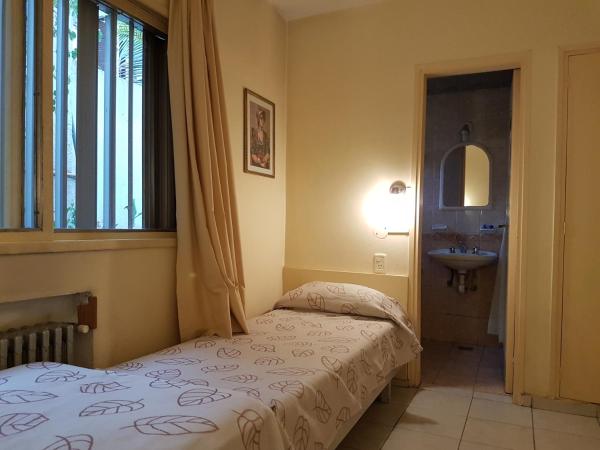 Nuevo Castillo Hotel : photo 5 de la chambre chambre lits jumeaux