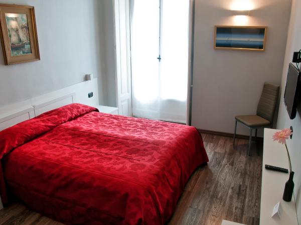 Flaneur : photo 9 de la chambre chambre double Économique avec salle de bains privative