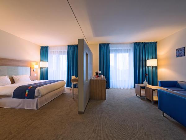 Quality Hotel Ostrava City : photo 7 de la chambre suite junior avec parking gratuit