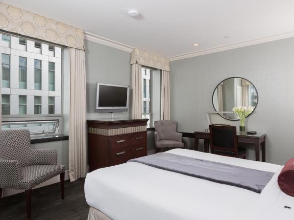 The St. Regis Hotel : photo 2 de la chambre chambre lit queen-size