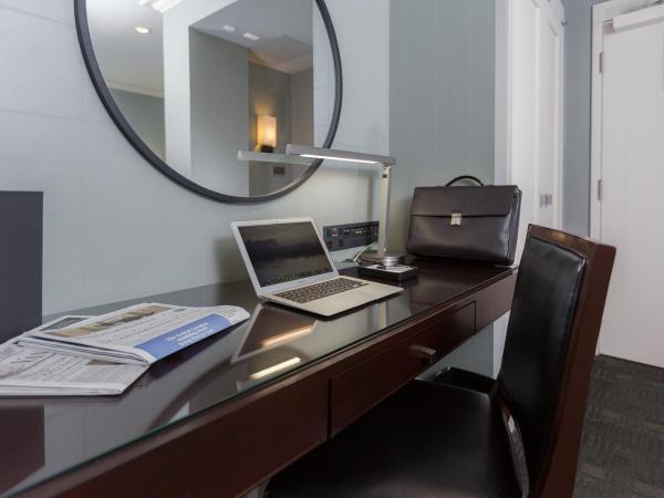 The St. Regis Hotel : photo 4 de la chambre chambre lit queen-size