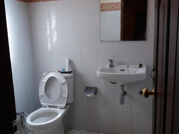 Alam Jogja Resort Mitra RedDoorz : photo 7 de la chambre chambre double Économique