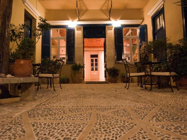 Suites Pandora : photo 5 de la chambre chambre double - vue sur jardin