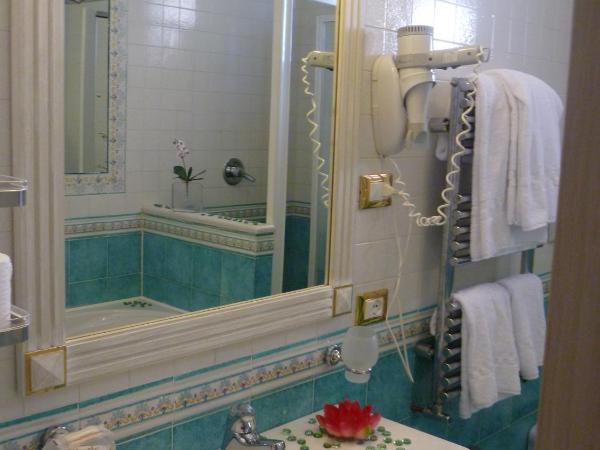 Hotel La Vue d'Or : photo 1 de la chambre chambre double avec balcon