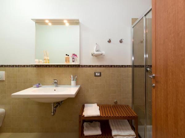 La Finestra Sul Golfo : photo 6 de la chambre chambre double avec salle de bains privative séparée