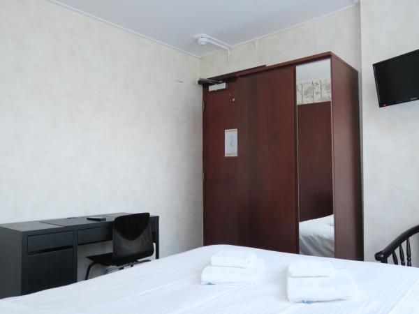 Hotel Carillon : photo 5 de la chambre chambre double