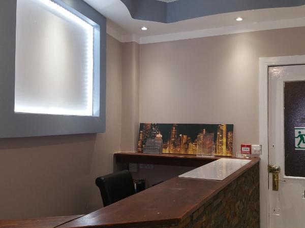 Ali Inn Oxford : photo 1 de la chambre chambre lits jumeaux avec salle de bains privative