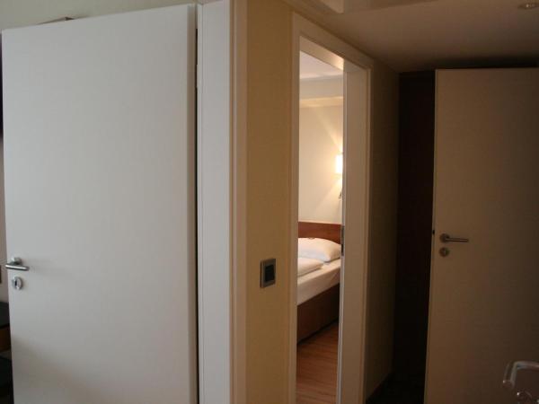 Dürer-Hotel : photo 5 de la chambre chambre quadruple