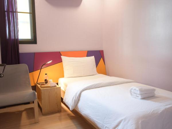 Room@Vipa : photo 4 de la chambre chambre simple avec toilettes et douche communes