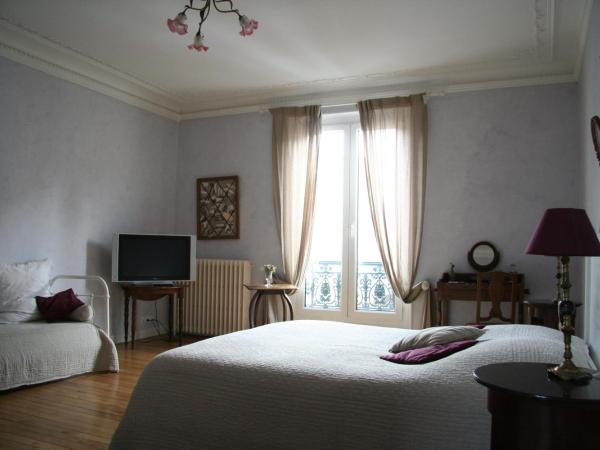 Chambres d'hôtes Le Clos d'Hauteville : photo 2 de la chambre chambre double avec salle de bains privative