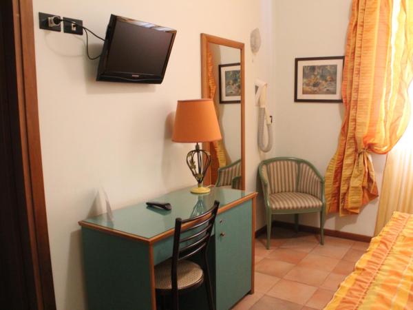 Hotel La Torre : photo 7 de la chambre chambre double ou lits jumeaux