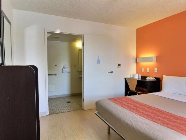 Motel 6-Austin, TX : photo 6 de la chambre chambre lit queen-size