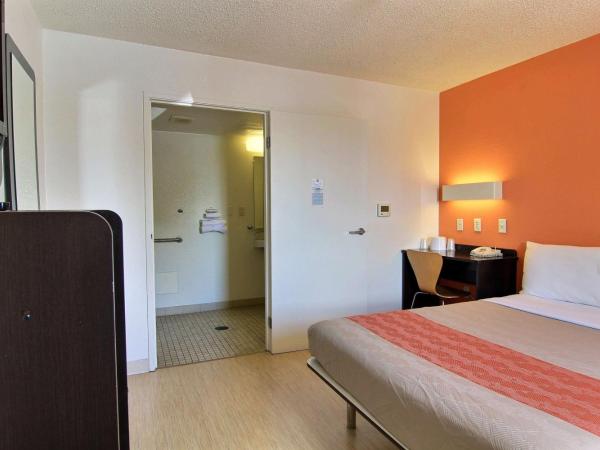 Motel 6-Austin, TX : photo 6 de la chambre chambre lit queen-size 