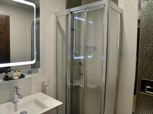 Golden Siyav Hotel : photo 8 de la chambre chambre double exécutive