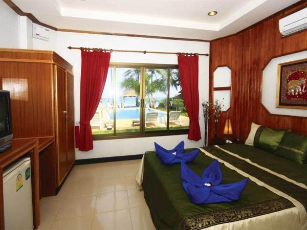 Moonwalk Lanta Resort : photo 1 de la chambre deluxe bungalow with pool side