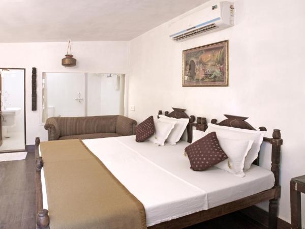 Mandore Guest House : photo 10 de la chambre chambre double ou lits jumeaux - vue sur jardin