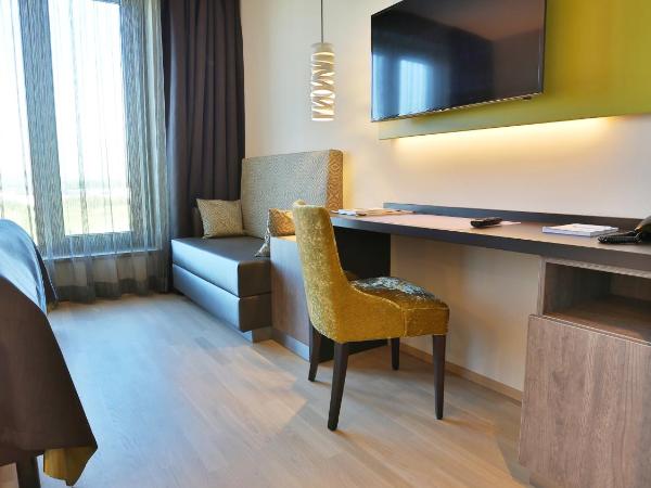 Hotel TheGreen ehemals Köln11 : photo 1 de la chambre comfort doppelzimmer ohne aussicht auf den golfplatz