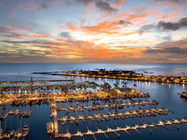 Prince Waikiki : photo 4 de la chambre hébergement lit king-size - port - côté océan