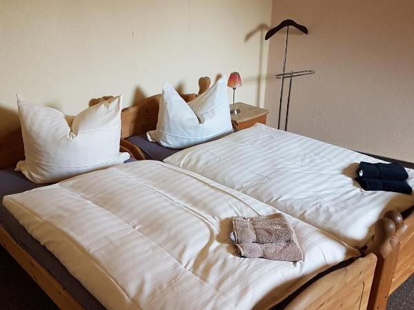Hotel Deutsches Haus Francop : photo 9 de la chambre chambre double ou lits jumeaux
