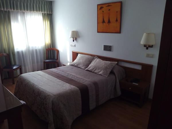 Hostal Palas : photo 8 de la chambre chambre double ou lits jumeaux