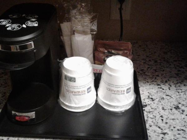 Best Western Plus South Edmonton Inn & Suites : photo 2 de la chambre suite lit king-size exécutive avec canapé-lit