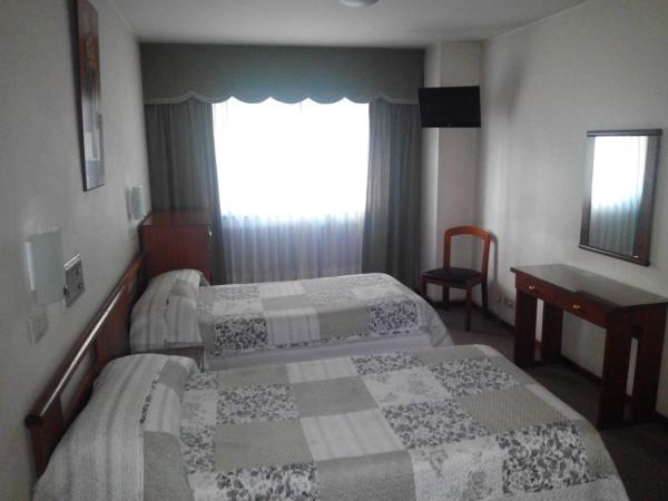 Hostal Palas : photo 4 de la chambre chambre double ou lits jumeaux