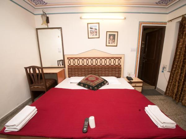 Hotel Kalyan : photo 2 de la chambre chambre double standard avec ventilateur