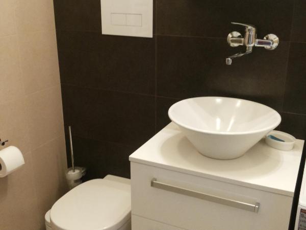 Dafne B&B : photo 4 de la chambre chambre double avec salle de bains commune