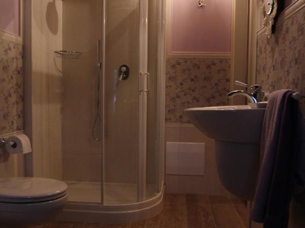 Relais Corte Sant' Agata B&B : photo 7 de la chambre chambre double avec salle de bains privative