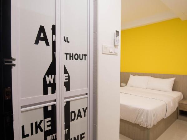 HomeStay 21 Hotel : photo 4 de la chambre chambre lit queen-size