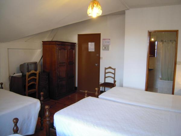 Guesthouse Lusa Atenas : photo 5 de la chambre chambre quadruple