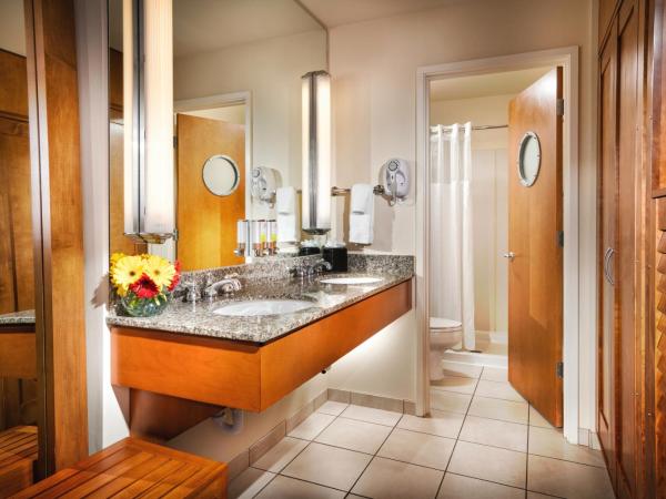 Staypineapple, Watertown, University District Seattle : photo 4 de la chambre suite lit king-size avec canapé-lit