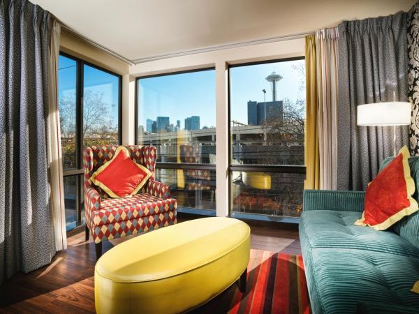 Staypineapple, The Maxwell Hotel, Seattle Center Seattle : photo 3 de la chambre suite avec 2 lits king-size et canapé-lit