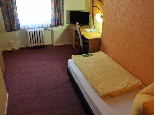Hotel Graf Pückler : photo 4 de la chambre chambre simple avec salle de bains 