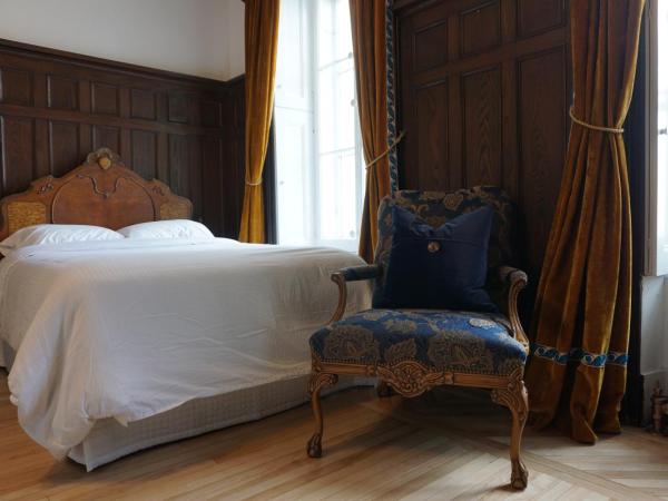 Hôtel Marie-Rollet : photo 9 de la chambre chambre double avec 2 lits doubles