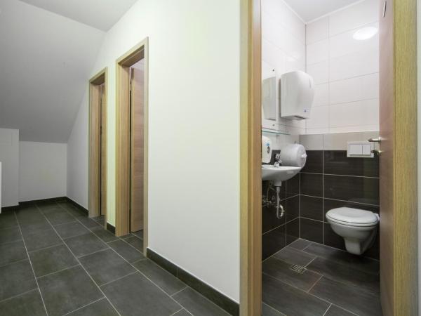 KAPTOL Rooms : photo 2 de la chambre chambre double avec salle de bains commune