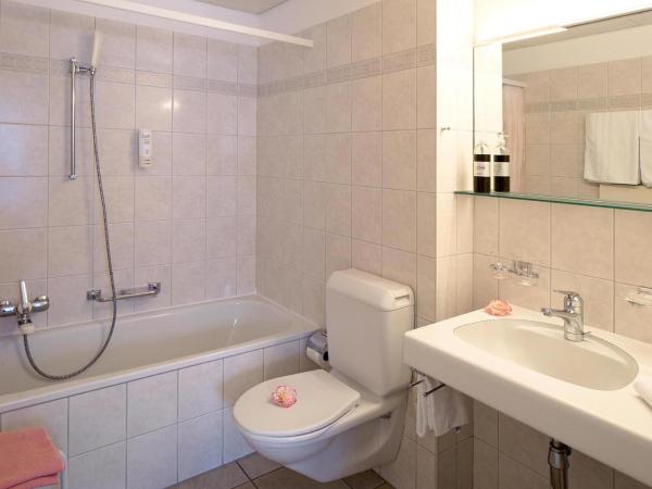 Hotel Stella SA : photo 3 de la chambre chambre familiale confort - vue sur lac