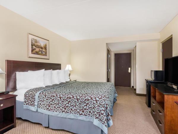 Days Inn by Wyndham Indianapolis Northeast : photo 3 de la chambre chambre lit king-size - non-fumeurs