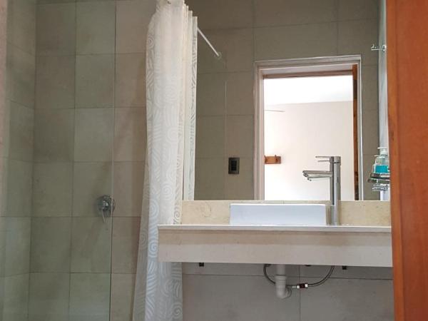 Tabanera suite : photo 4 de la chambre studio - vue sur piscine