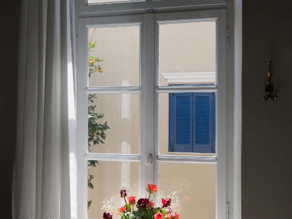 Suites Pandora : photo 1 de la chambre suite - vue sur jardin