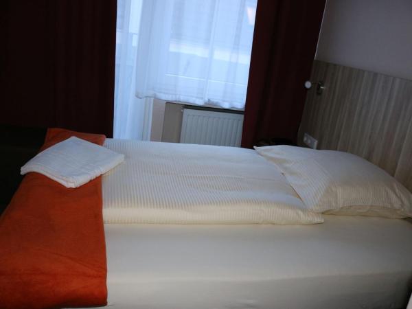 Hotel Paris : photo 2 de la chambre chambre simple