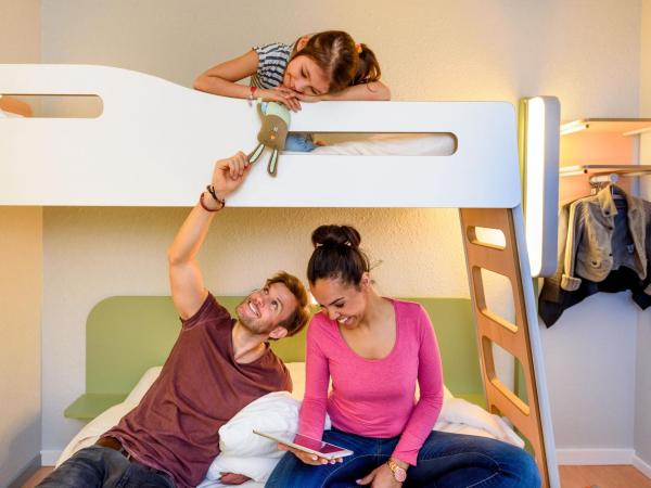 Ibis Budget Leipzig City : photo 6 de la chambre chambre triple