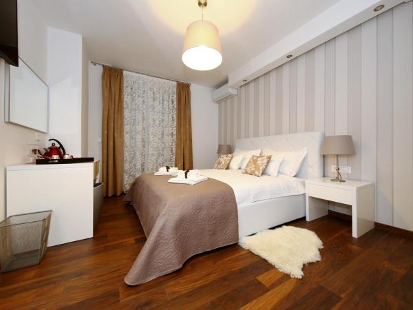 Lipotica Luxury Accommodation : photo 1 de la chambre chambre double deluxe avec balcon - vue sur mer