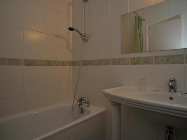 Beaune Hôtel : photo 3 de la chambre chambre double