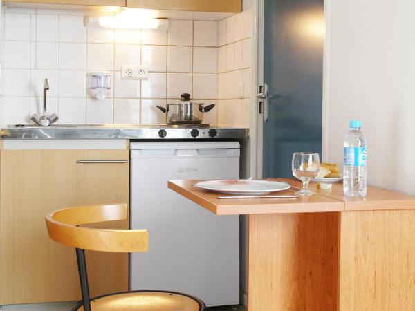 Séjours & Affaires Rouen Normandie : photo 1 de la chambre studio (2 adultes)