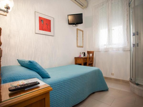 AVA Rooms : photo 4 de la chambre chambre simple avec toilettes communes